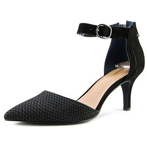 Style & Wyild Ankle Strap D-Orsay Pumps
